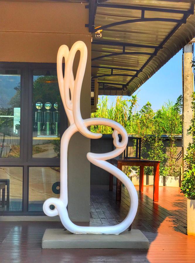 The Rabbit House Hotell Thong Pha Phum Eksteriør bilde